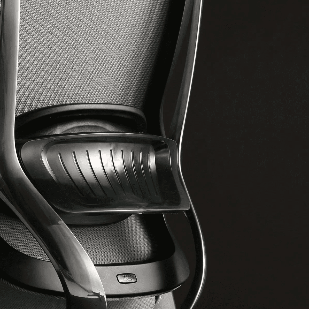 CeliniChair Executive Mesh Ergonomic Office Chair by EFFDESK - Black by Level Up Desks