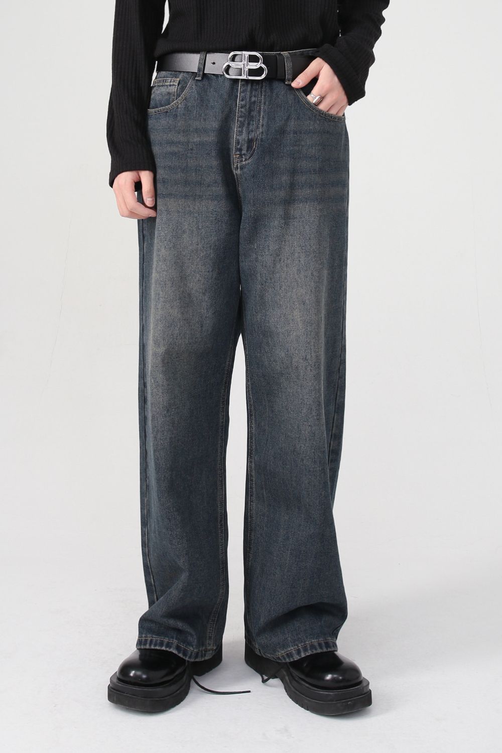 Wide Leg Jeans with Pockets