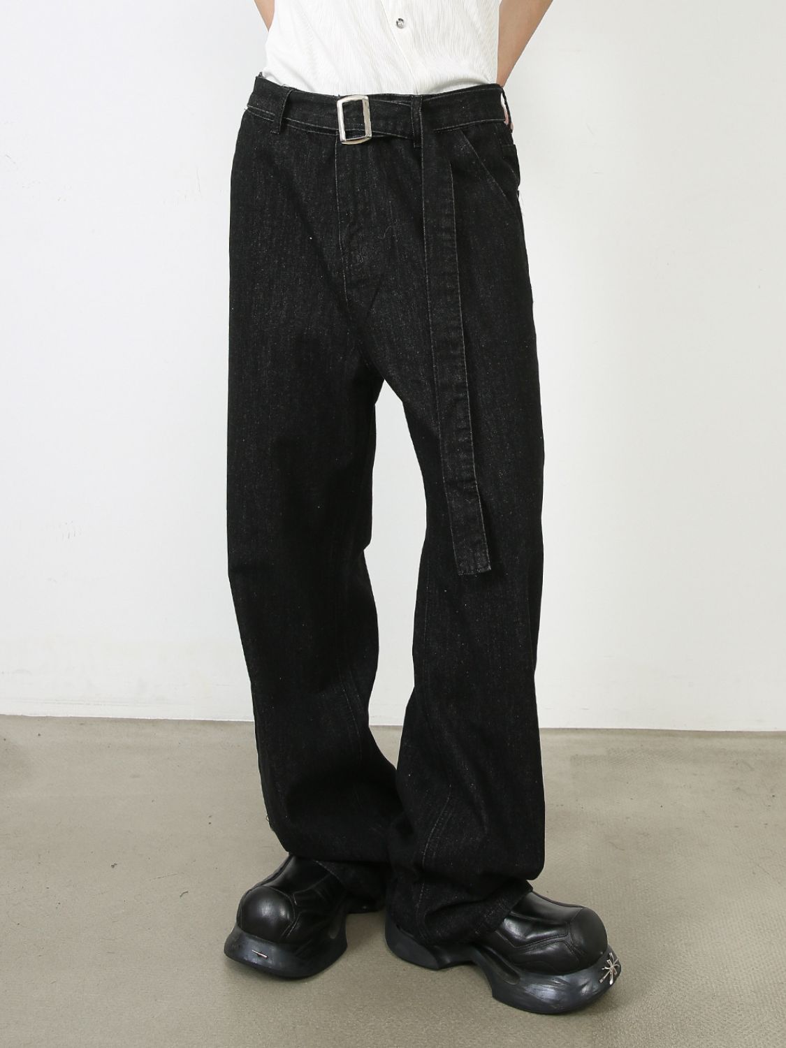 Men's Loose Fit Jeans with Pockets