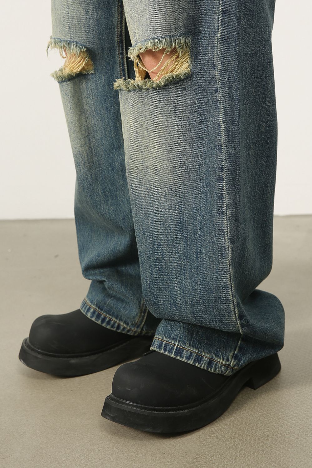 Men's Distressed Baggy Jeans