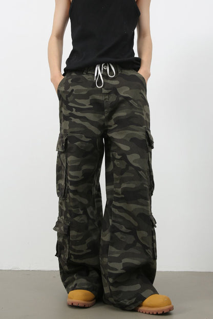 Men's Camouflage Wide Leg Jeans with Cargo Pockets