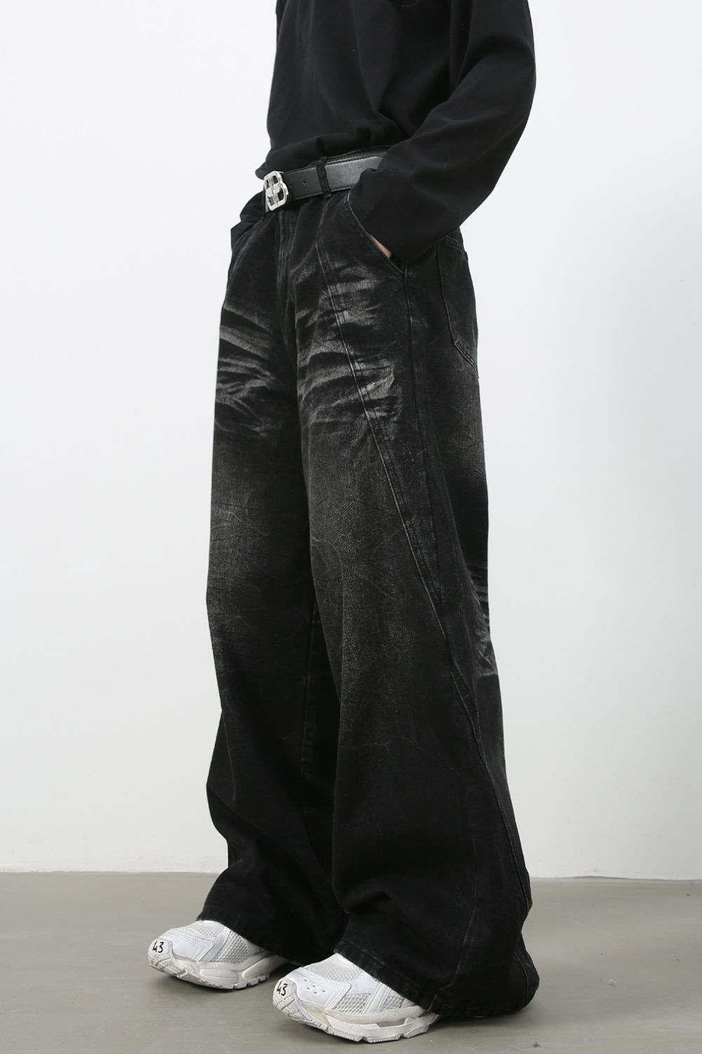 Men's Wide Leg Jeans with Pockets