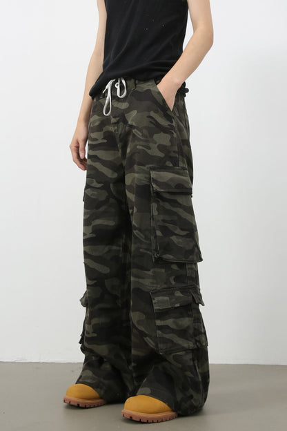 Men's Camouflage Wide Leg Jeans with Cargo Pockets