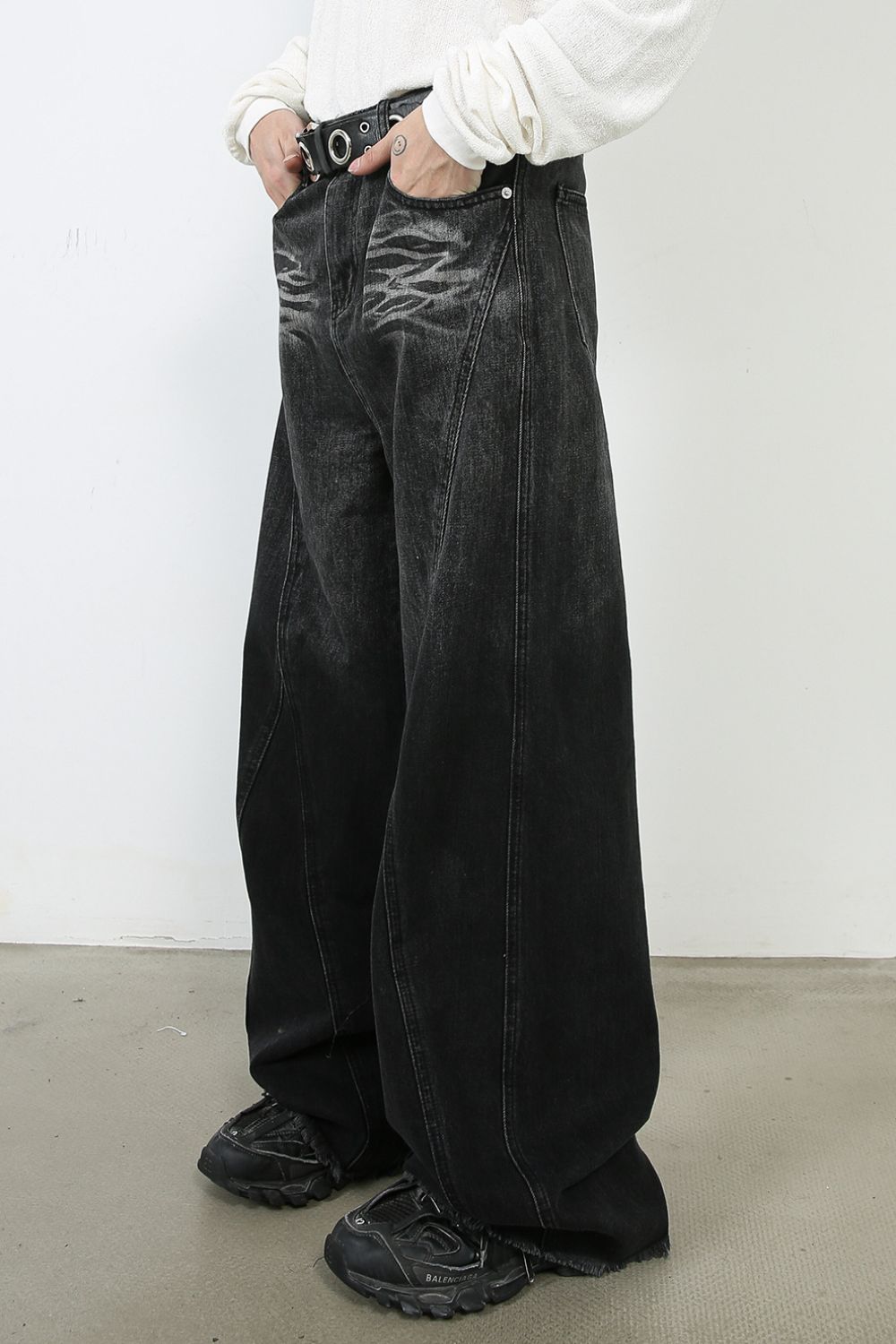 Men's Wide Leg Jeans with Pockets