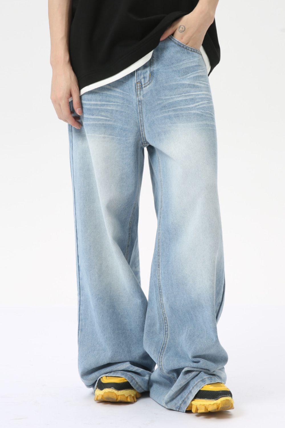 Wide Leg Jeans with Pockets