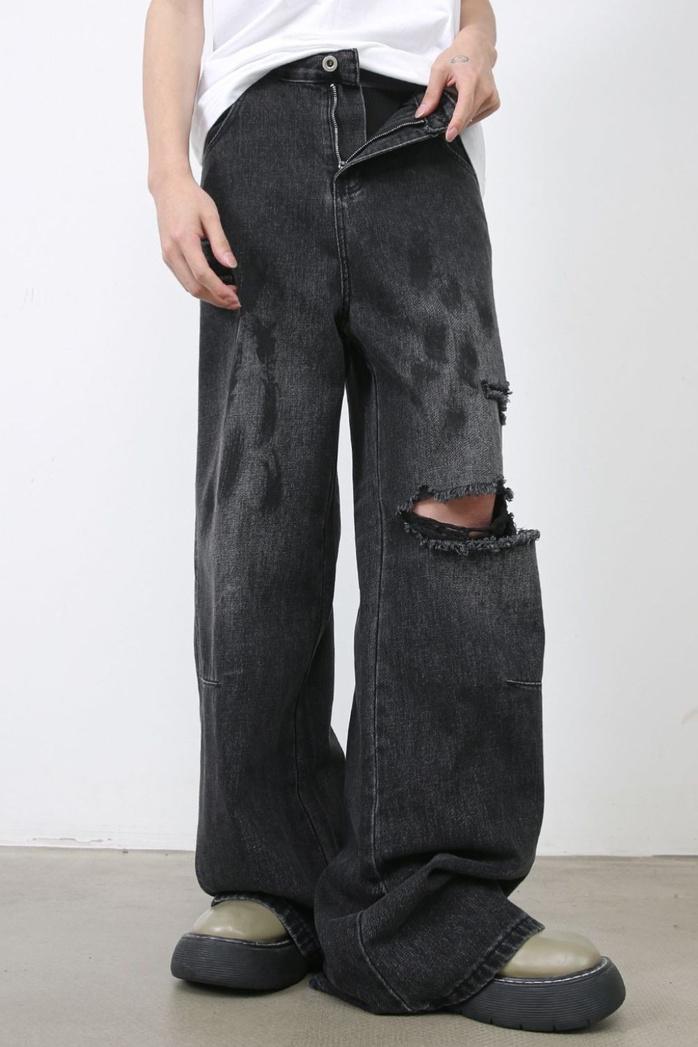 Men's Distressed Baggy Jeans