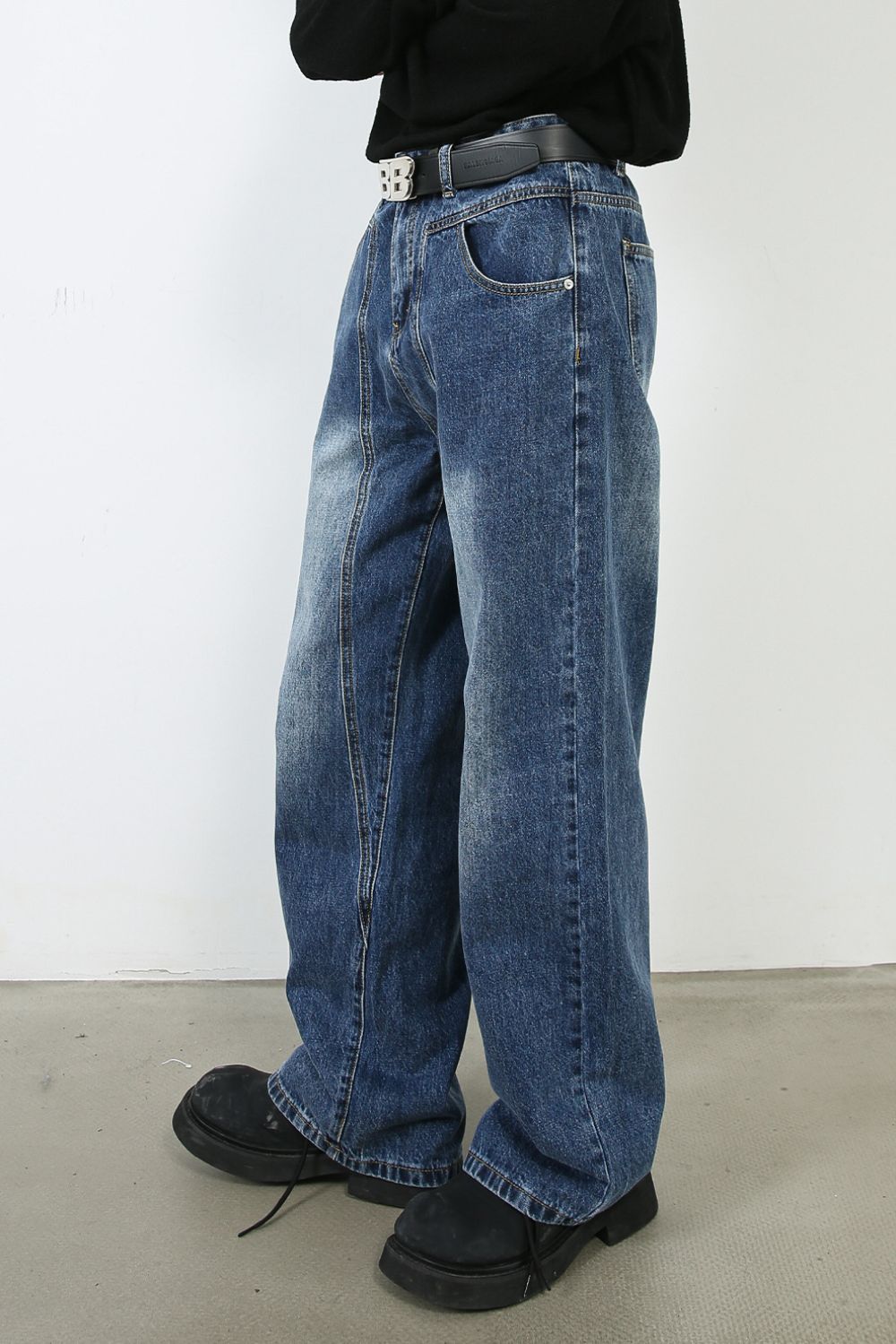 Men's Wide Straight Leg Jeans