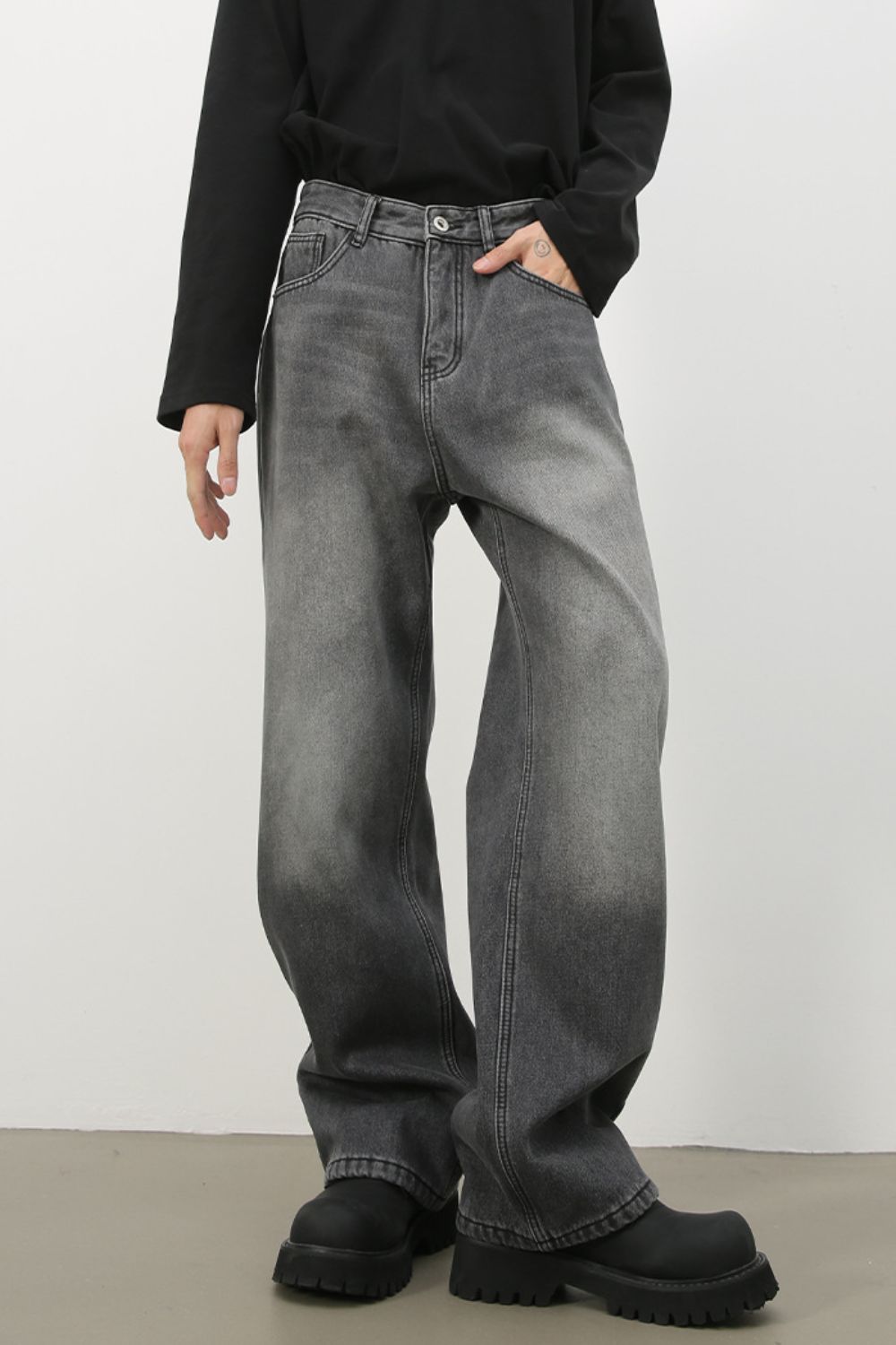 Men's Loose Fit Jeans with Pockets