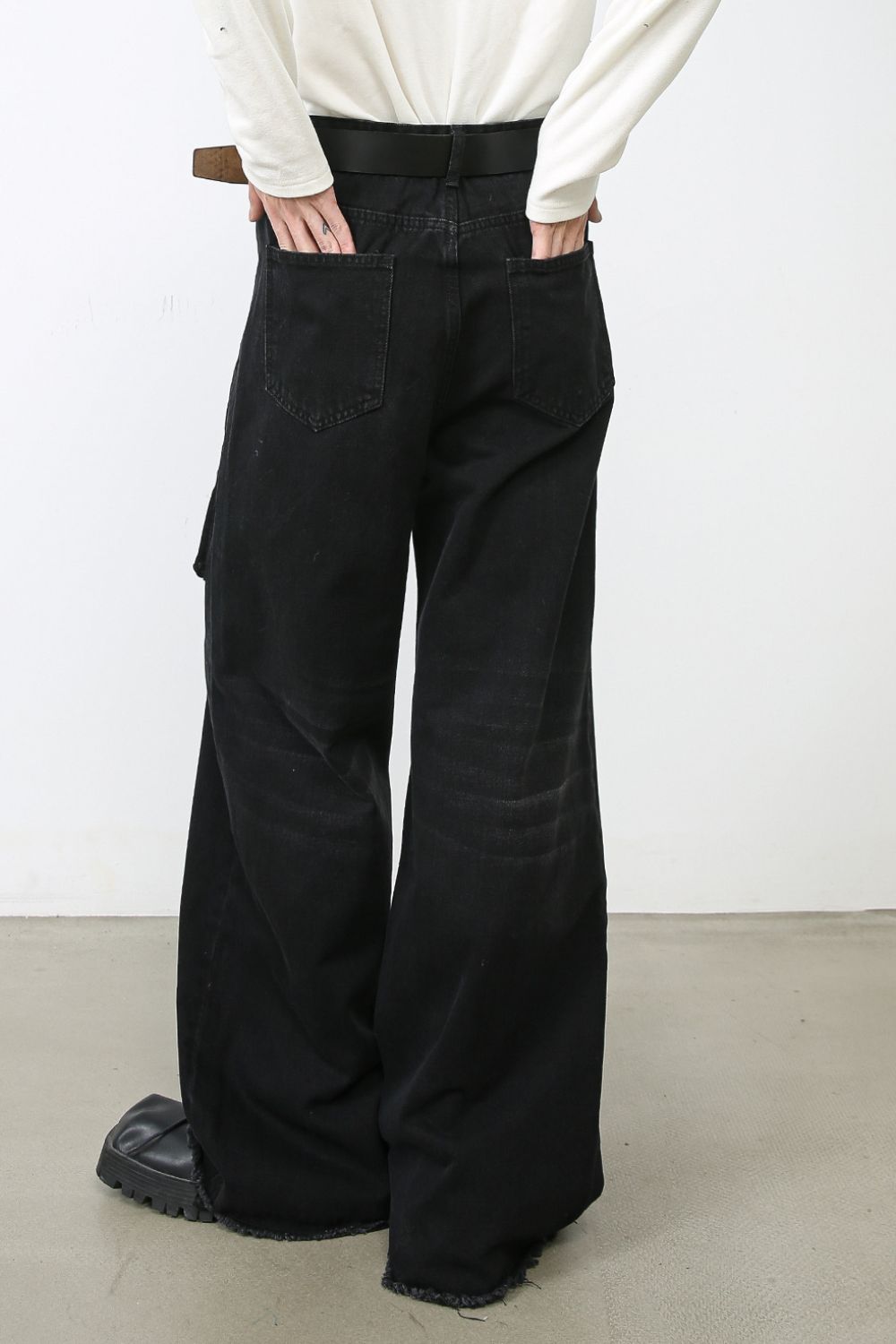 Men's Wide Leg Jeans with Pockets