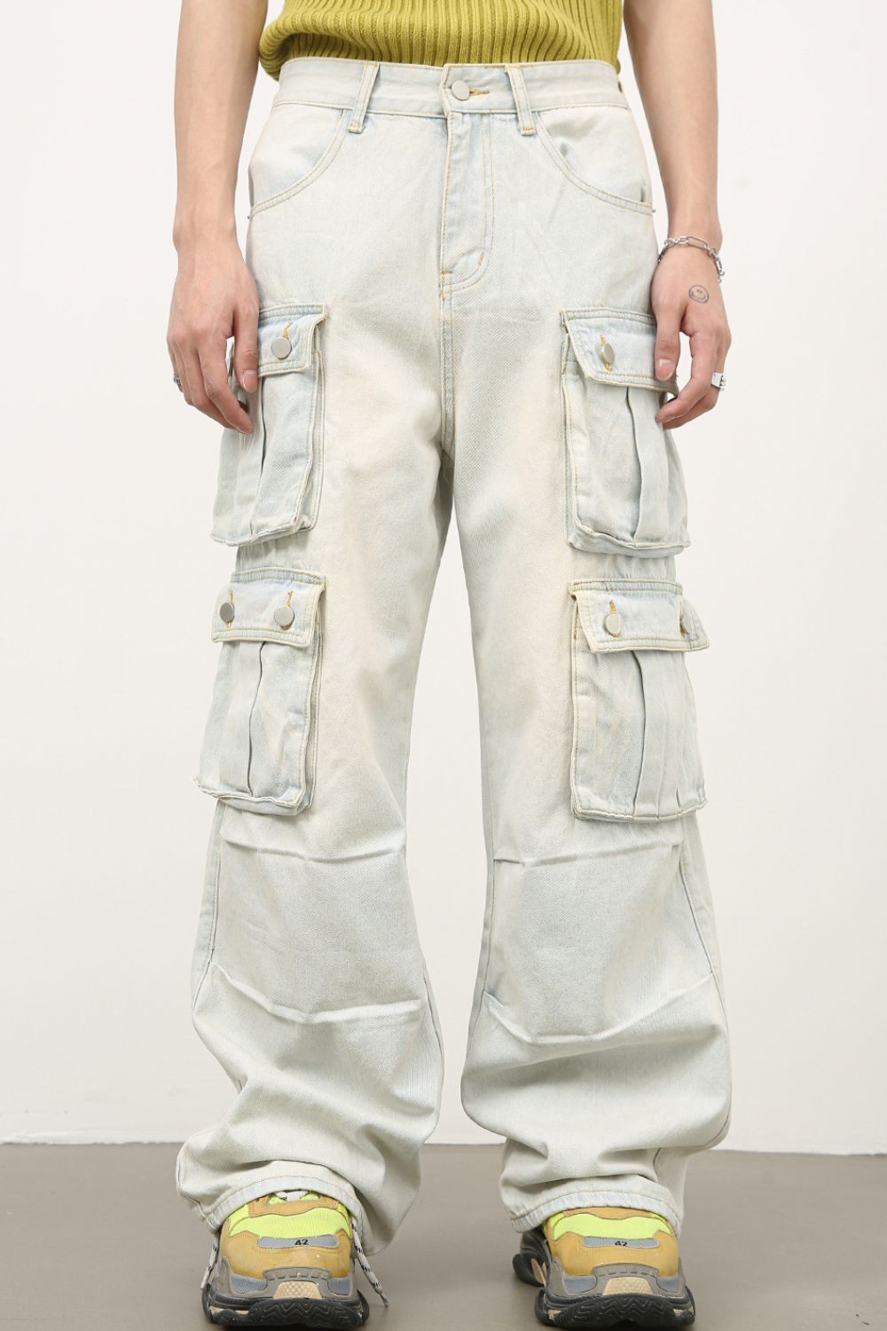 Men's Mid Rise Jeans with Cargo Pockets